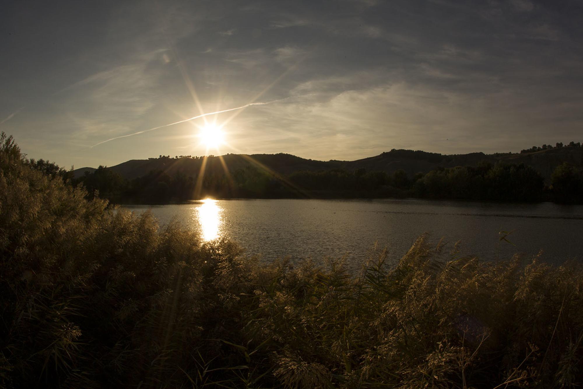 Atardecer en una de las lagunas del Soto de las Juntas.